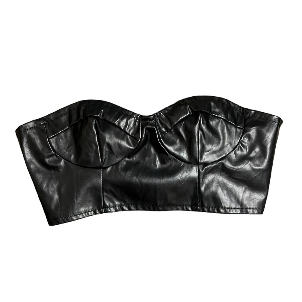 ✨5 for $15✨ small pleather crop top